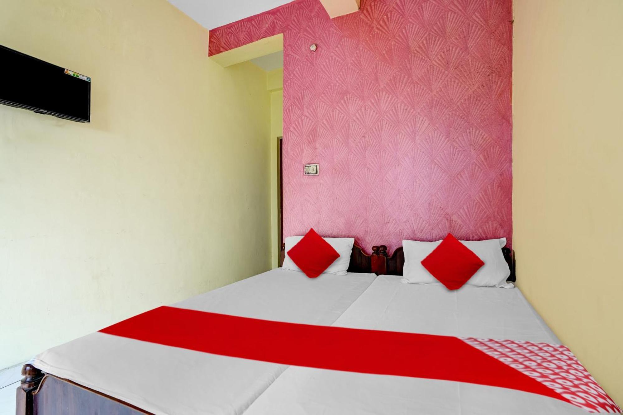 Oyo Royal Visakha Beach Guest House Visakhapatnam Exterior foto