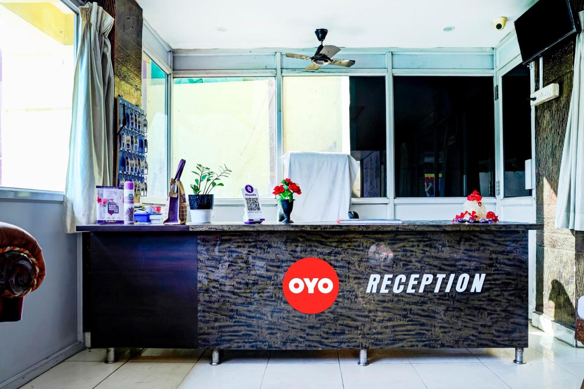 Oyo Royal Visakha Beach Guest House Visakhapatnam Exterior foto
