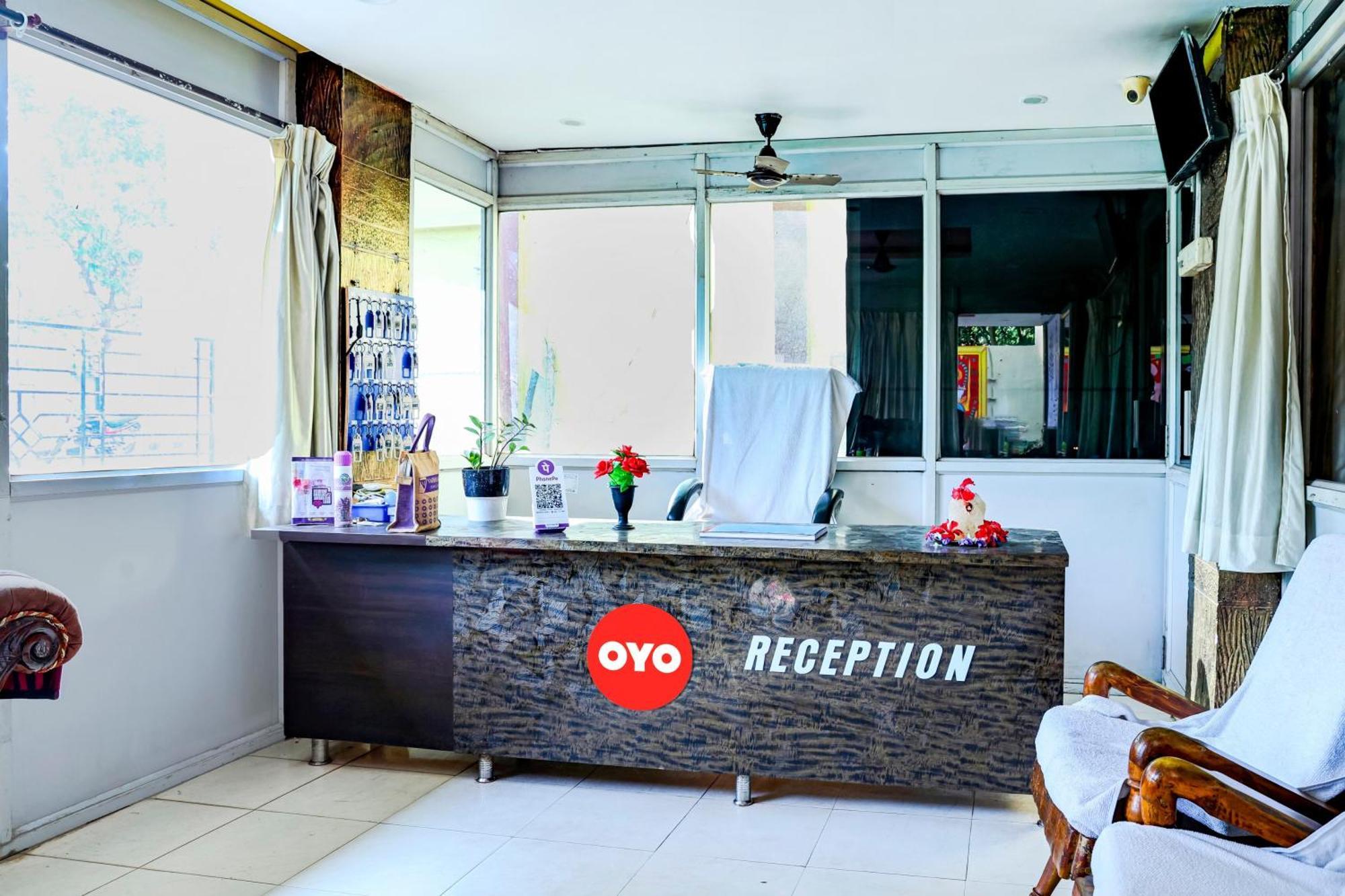 Oyo Royal Visakha Beach Guest House Visakhapatnam Exterior foto