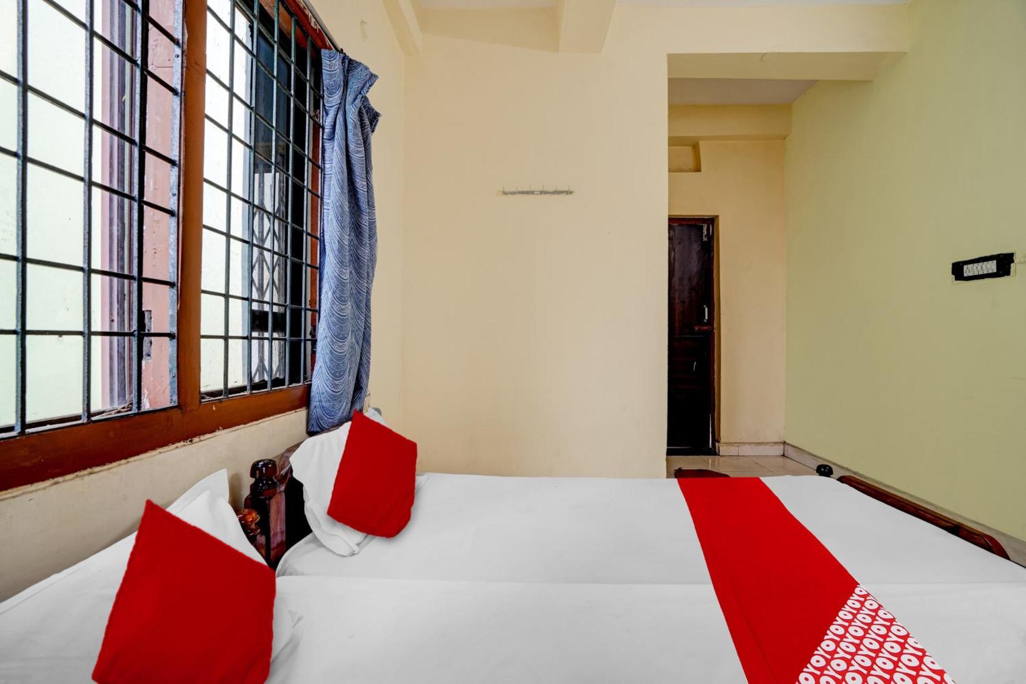 Oyo Royal Visakha Beach Guest House Visakhapatnam Exterior foto