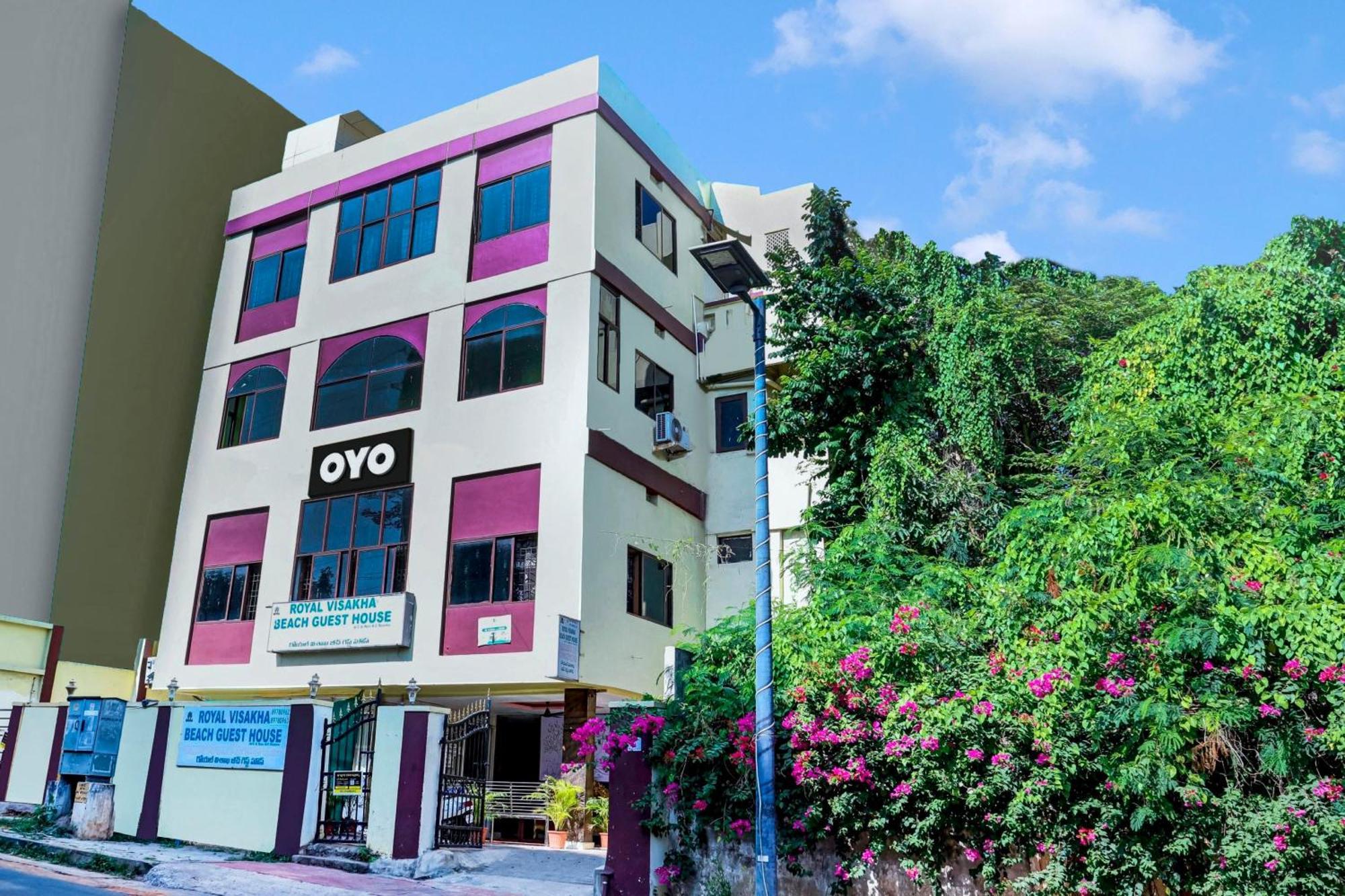 Oyo Royal Visakha Beach Guest House Visakhapatnam Exterior foto