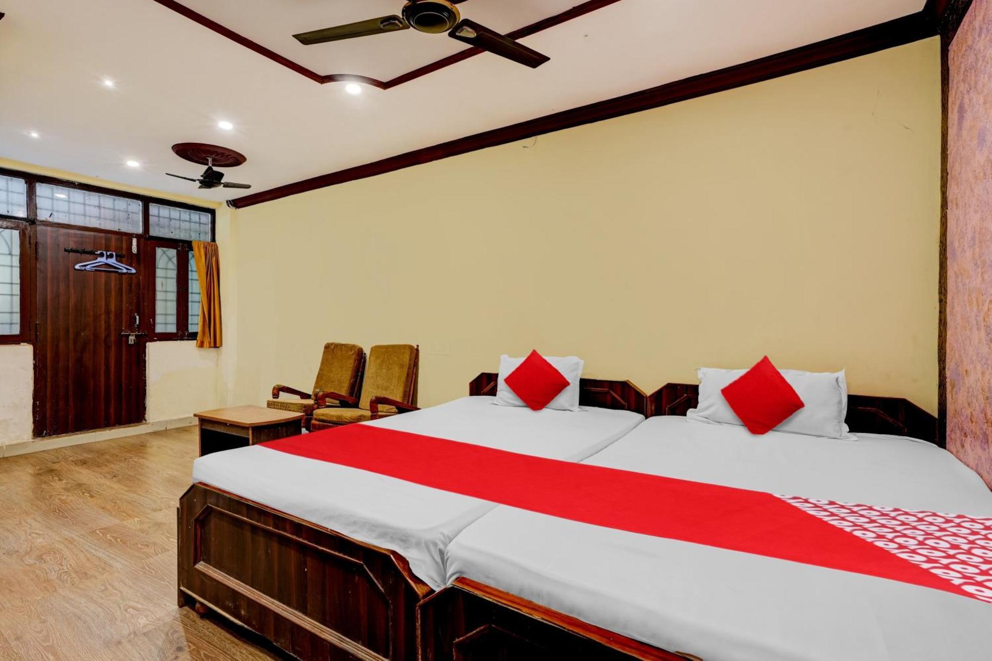 Oyo Royal Visakha Beach Guest House Visakhapatnam Exterior foto